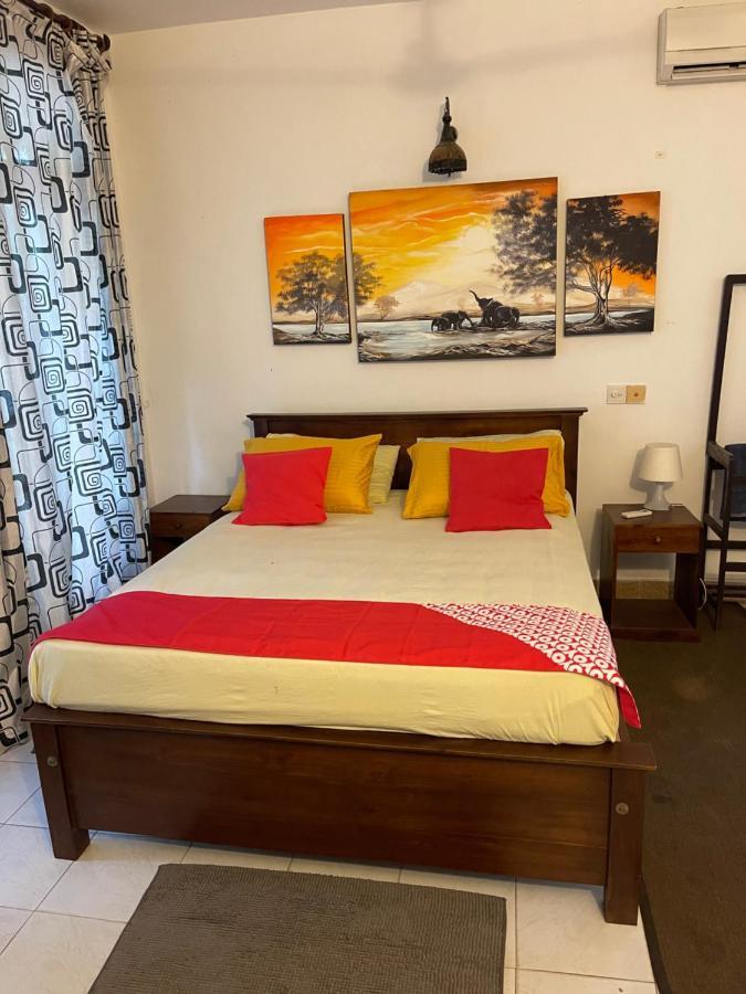 Oyo 459 Barasti Beach Resort Kalutara Esterno foto