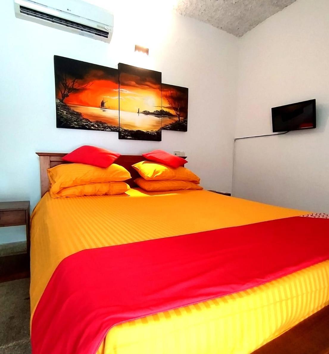 Oyo 459 Barasti Beach Resort Kalutara Esterno foto