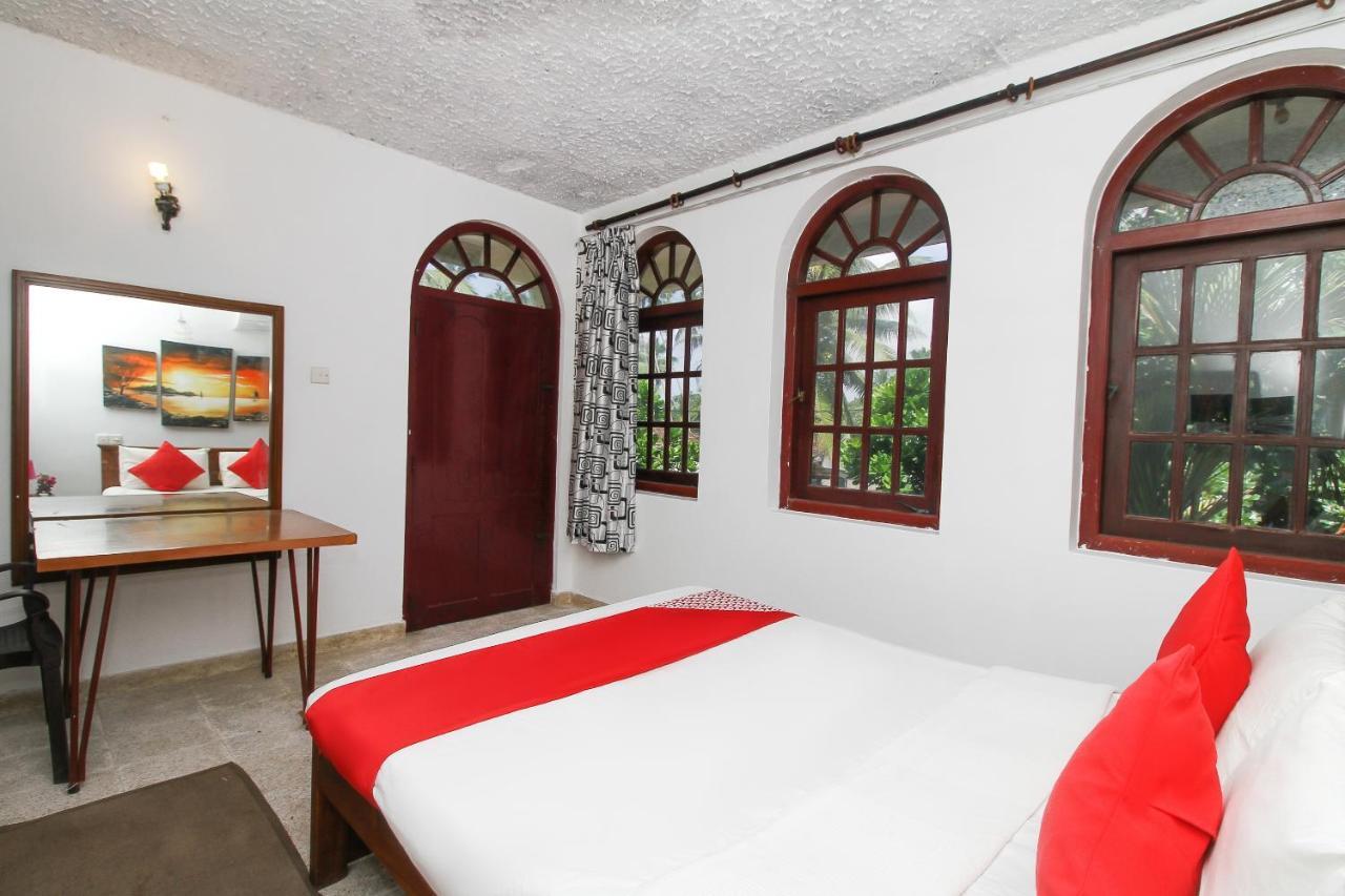 Oyo 459 Barasti Beach Resort Kalutara Esterno foto